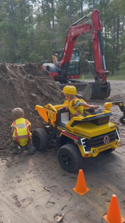 Ride-on Toy Dump Truck with Knobby Tires and Included Safety Cones