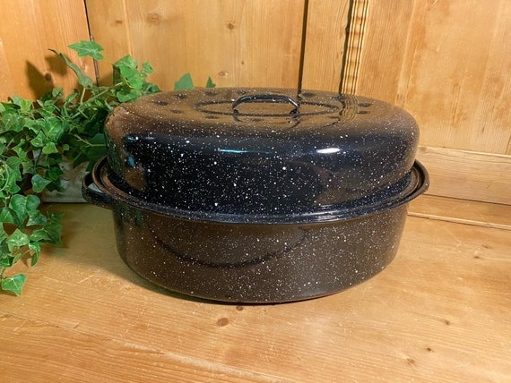 Roasting Pan with Juice Grooves Speckled Enamel Farmhouse Style