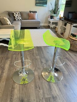 Set Of 2 Neon Green Bar Stools for Sale in Duncan, SC - OfferUp
