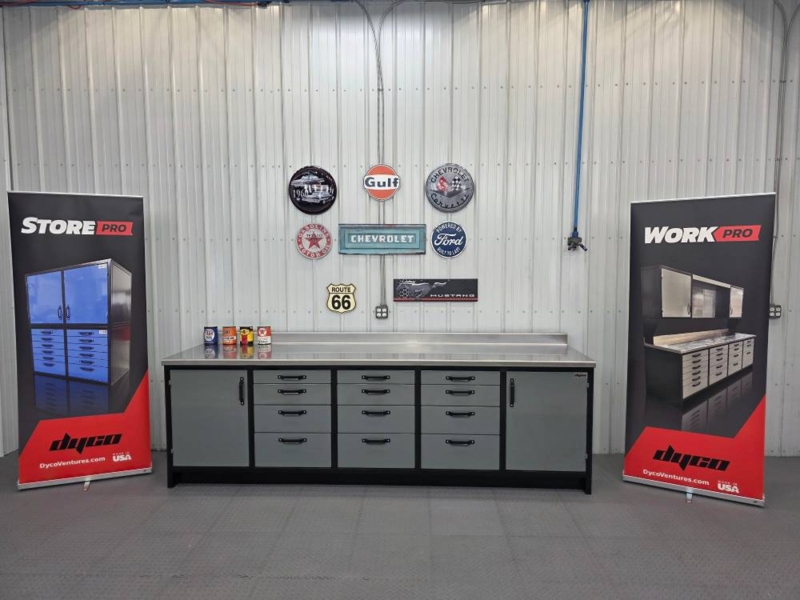 Stainless Steel Top Industrial Workbench with Twelve Drawers