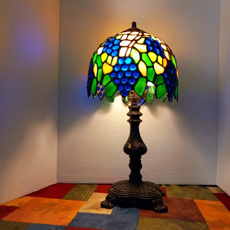 Table Lamp Cobalt Blue Stained Glass Sculpted Base Pull Chain Switch