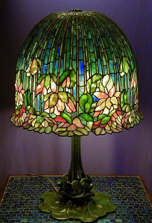 Table Lamp: Emerald Pink Flowering Lotus Floral Lighting