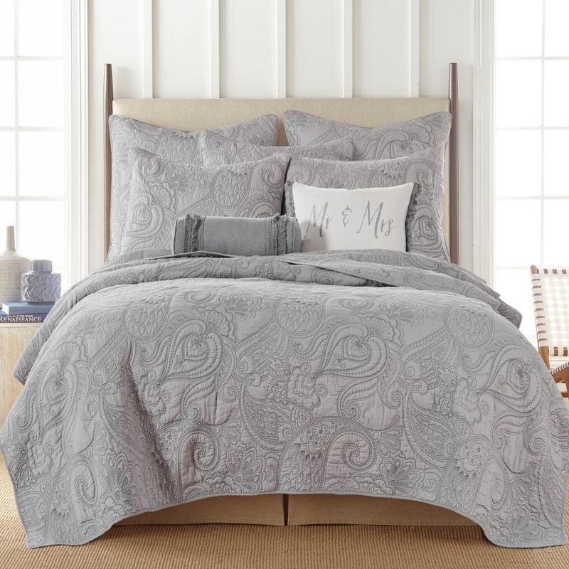 Tonal Gray Paisley Quilt Set: Oversized Pattern with Embroidered Pillow