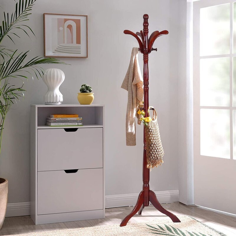 Traditional Wooden Coat Stand: Reddish-Brown Finish with Vintage Turned Post
