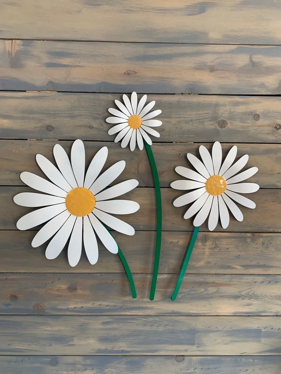 Wall Art Set Metal Daisy Sculpture White Yellow Green