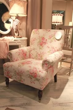 Accent Chair Pink Rose Print Front Casters Turned Legs Vintage