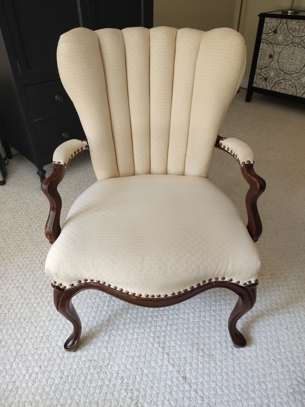 Accent Chair Scalloped Shell Back Vintage Channel Cream