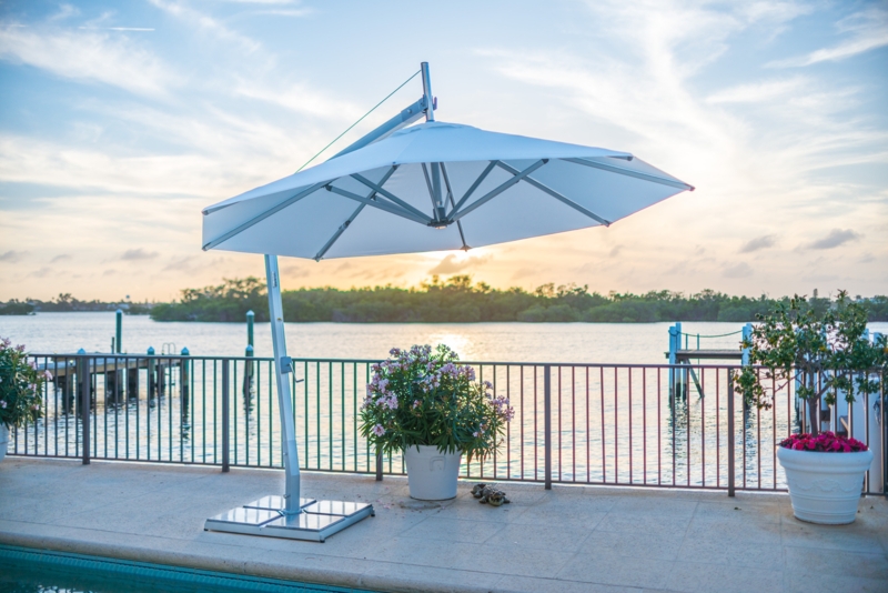 Aluminum Cantilever Umbrella Side Wind Design Crisp White Square Base