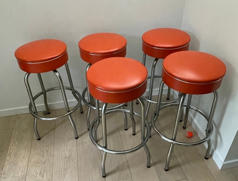 Bar Stool, Retro Swivel Vinyl Seat on 4-Leg Tubular Chrome Base