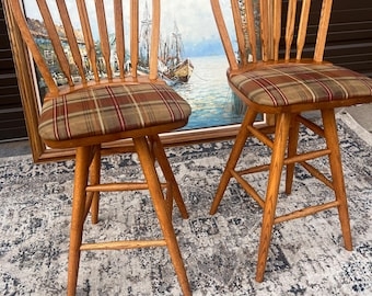 Bar Stool with Plaid Upholstered Seat and Honey Oak Finish, Swivel Stools.