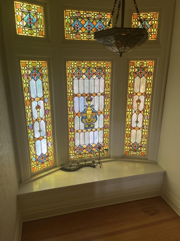 Bay Window Heraldic Glass Centerpiece Built In Seat Craftsman Stained Glass