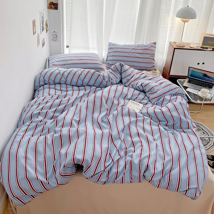 Bedding Set: Nordic Blue and Red Stripes, Casual Rumpled Texture