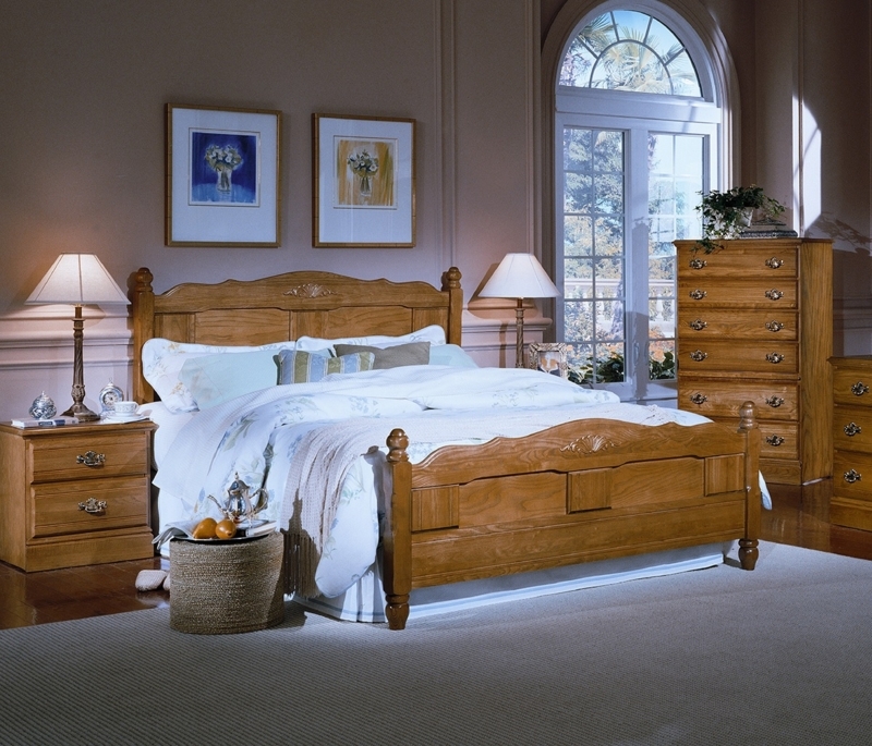 Bedroom Set Golden Oak Finish Carved Shell Motif Panel Bed