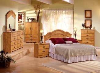 Bedroom Set Scalloped Detailing Honey Pine Antique Hardware Traditional
