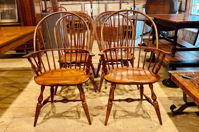 Bow Back Windsor Chairs Set Honey Brown Turned Legs