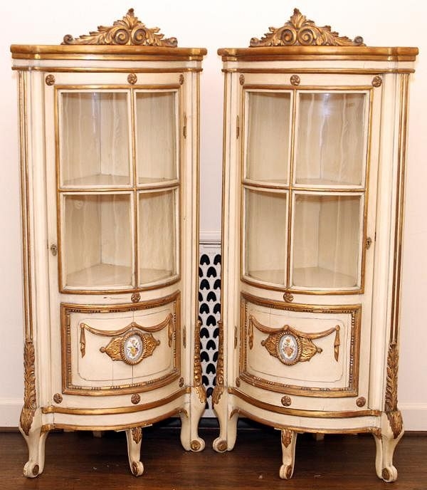 Corner Curio Cabinet Gold Gilt Accents Ornate Cresting French Style