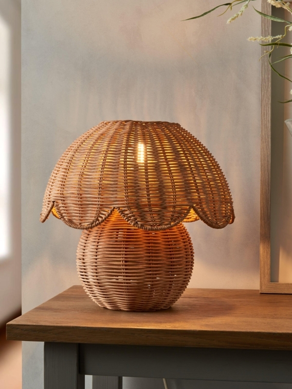 Cottagecore Wicker Table Lamp with Scalloped Mushroom Silhouette