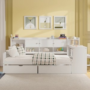 Daybed L-Shaped Design with Integrated Desk and Built-in Bookshelf
