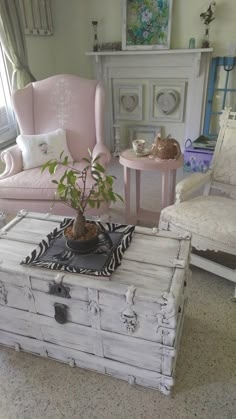 Distressed Trunk Coffee Table: Antique Finish with Cottagecore Styling