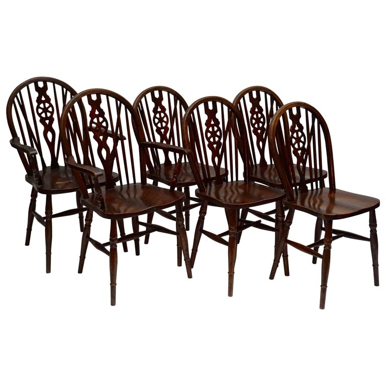 English Wheelback Windsor Chairs Set Mahogany Finish