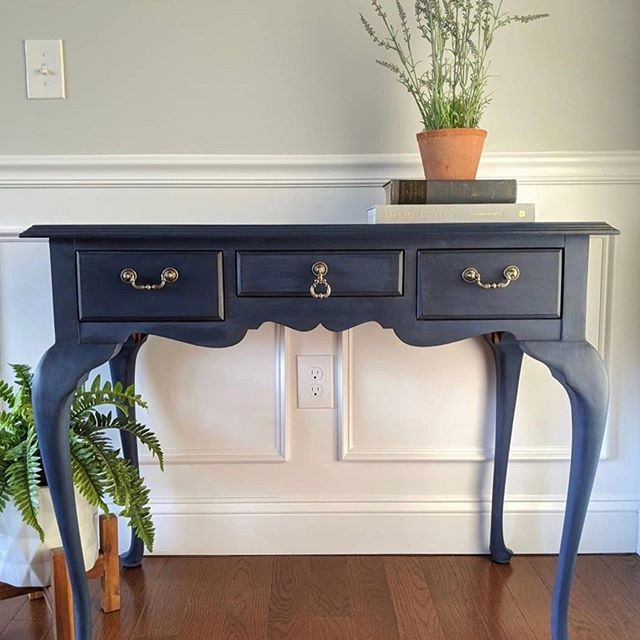 entryway table, console table, queen anne table, refinished table, painted  table, chalk paint, navy blue paint, painted furniture, upcycle project,  furniture makeover
