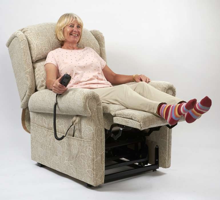 Features to Look For in Orthopaedic Recliner Chairs - Vivid Care