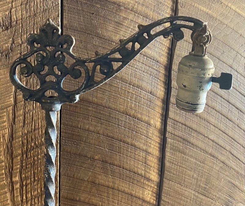 Floor Lamp Antique Twisted Stem with Filigree Arm Socket