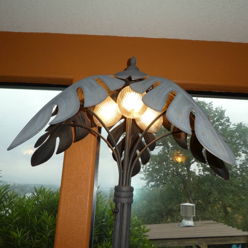 Floor Lamp Artistic Tree Shape featuring Bundled Stem and Metal Leaves