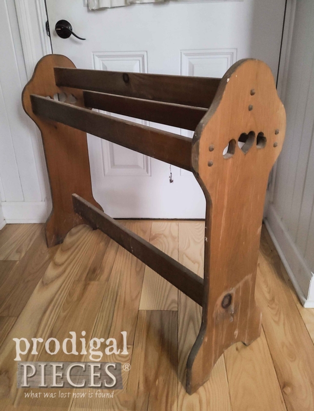 Free-Standing Quilt Rack Distressed Finish Heart Cutouts Warm Brown