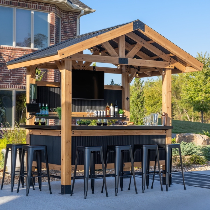 Galvanized Steel Roof Outdoor Bar with Cedar Wood Framing