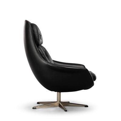 High Back Lounge Chair Matte Black Leather Swivel Five Star Base Headrest