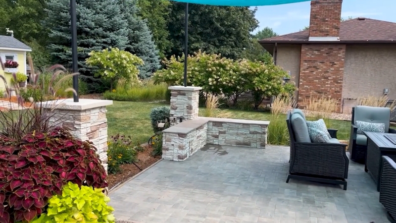 Integrated L-Shaped Stone Bench with Column Combination