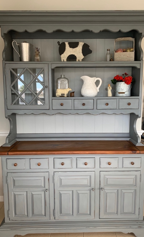Kitchen Hutch In Slate Gray With Scalloped Valance Trim