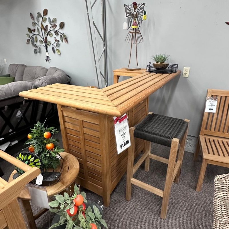 L-Shaped Outdoor Bar with Louvered Panels and Woven Stool