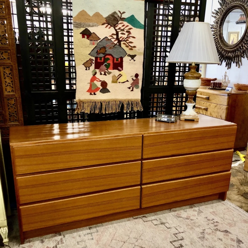 Mid-Century Modern Bedroom Furniture | Curated Vintage Beds, Dressers &  Nightstands | Contact Modern Mid-Century Furnishings | Mid-Century Furniture  & Decor
