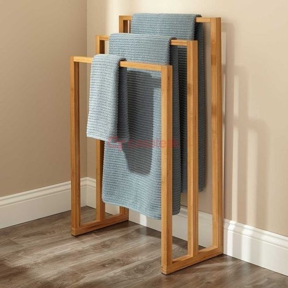 Minimalist Wood Towel Rack with Staggered Heights and Three Tiers