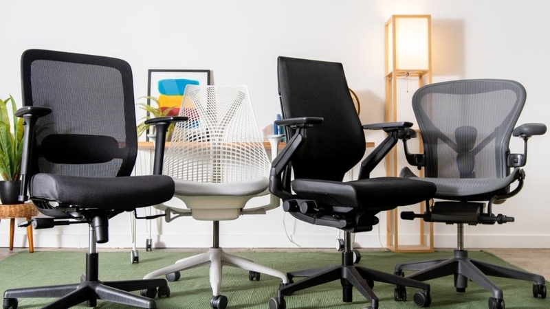 Modern Office Chair in Crisp White with Geometric Lattice Backrest