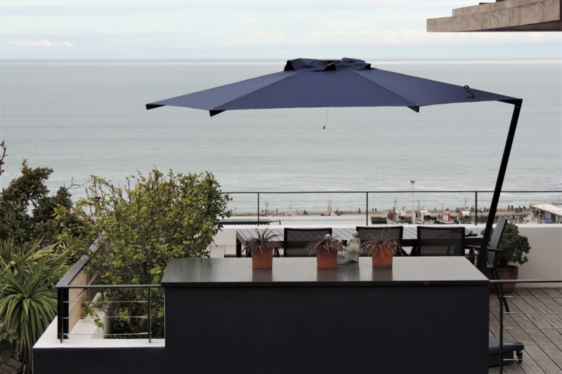 Navy Blue Cantilever Umbrella Wheeled Base Offset Pole Matte Black Vented