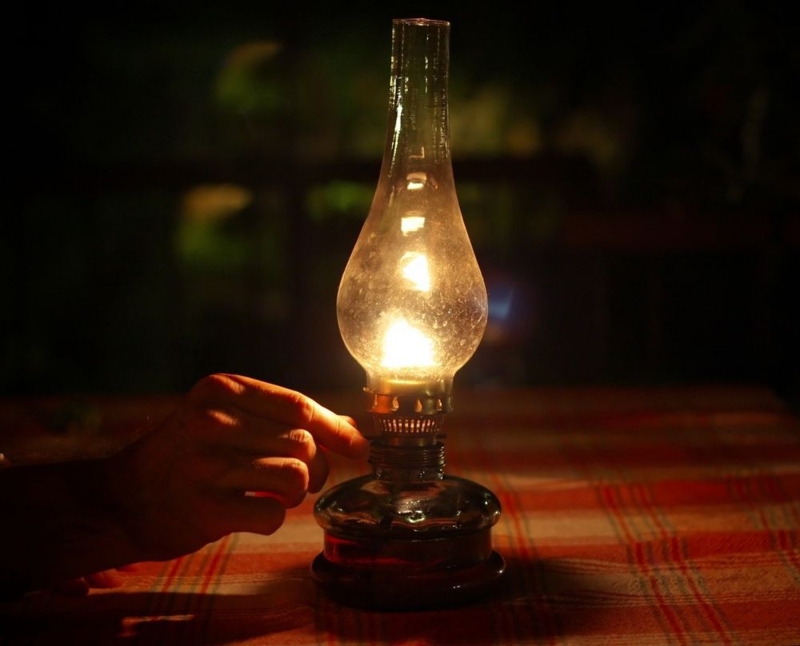 Oil Lamp Antique Style Deep Sepia Tone Glass Rustic Cottage Lighting