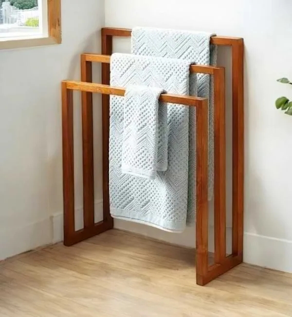 Open Frame Teak Towel Rack with Stepped Three-Tier Design