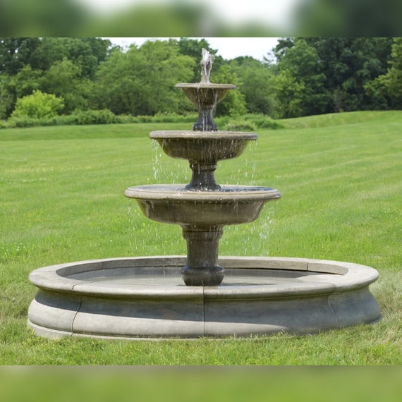 Outdoor Fountain: Large Circular Basin with Tiered Design