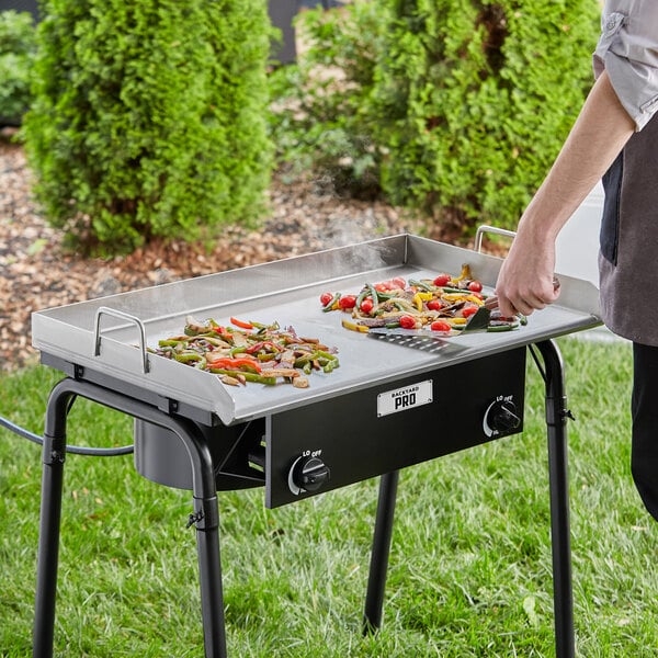 Outdoor Griddle, Portable Stand, Dual Burner Knobs, Splash Guard.