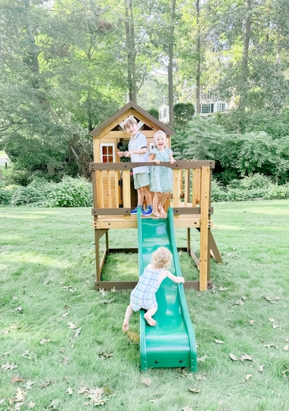 Outdoor Playhouse Elevated Platform, Integrated Growth Chart & Slide