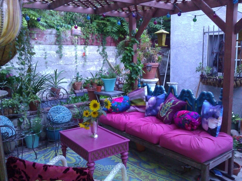 Outdoor Sofa Bench Magenta Cushions Teal Carved Backrest Bohemian