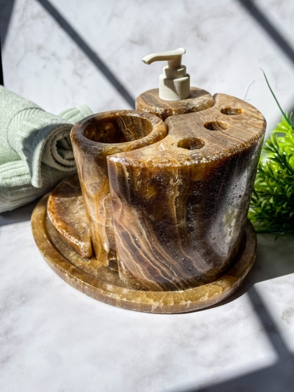 Polished Banded Onyx Bathroom Set in Warm Amber and Honey Tones