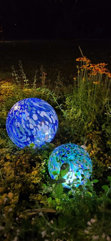 Solar Garden Globe Emerald Teal Marbled Pattern Internal Glow