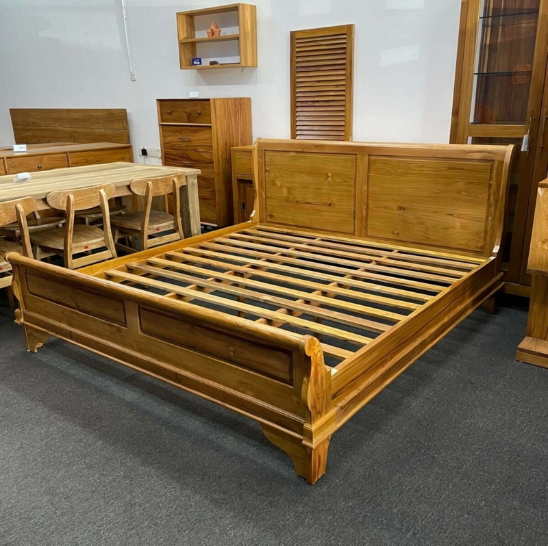 Transitional Sleigh Bed Curved Headboard Slatted Base