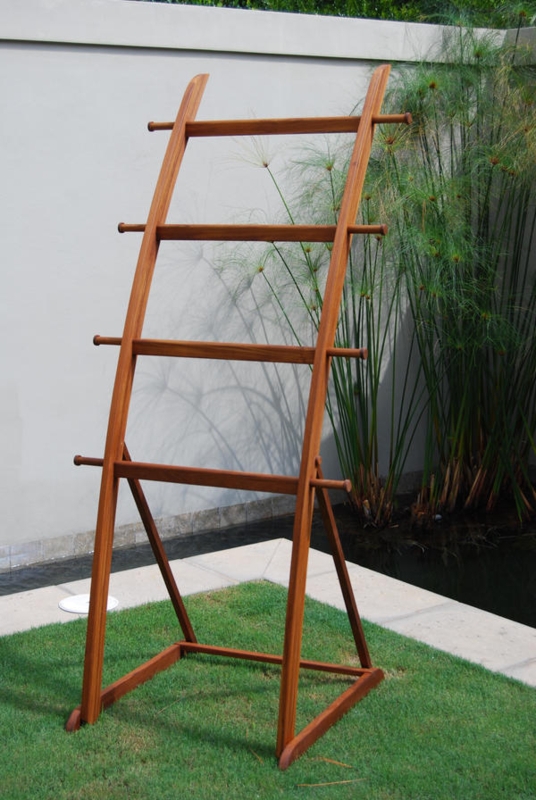 Tropical Spa Towel Rack with A-Frame Base and Extended Rungs