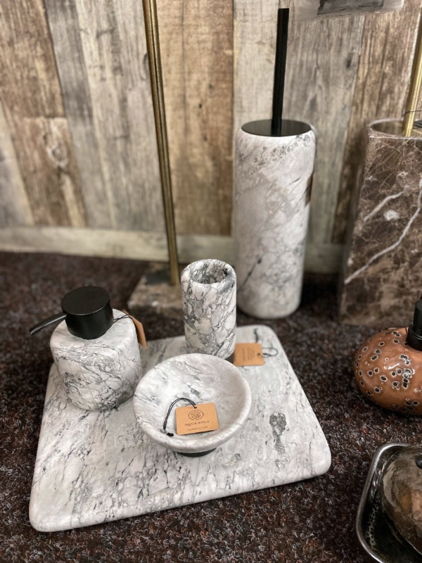 Veined Stone Bathroom Set with Matte Black Pump and Tray
