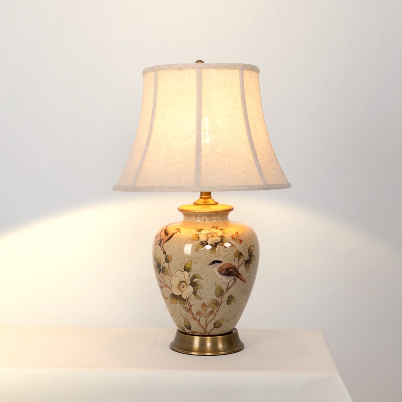 Vintage Ceramic Bird-Pattern Table Lamp  Hand-Painted, Brass Base wit